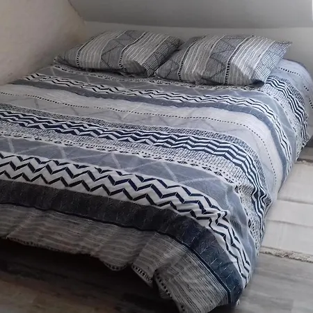 Espace Privatif Avec Chambre, Salle De Bains, Toilettes La Bouille