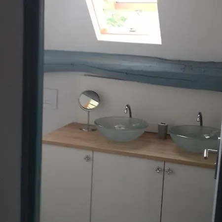 Espace Privatif Avec Chambre, Salle De Bains, Toilettes Alloggio in famiglia *